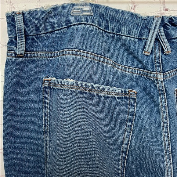 Good American Good Vintage Jagged Hem Jeans - Picture 8 of 16